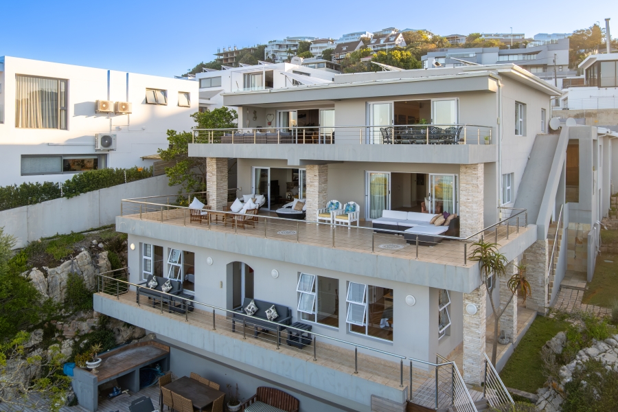 7 Bedroom Property for Sale in Beacon Isle Western Cape